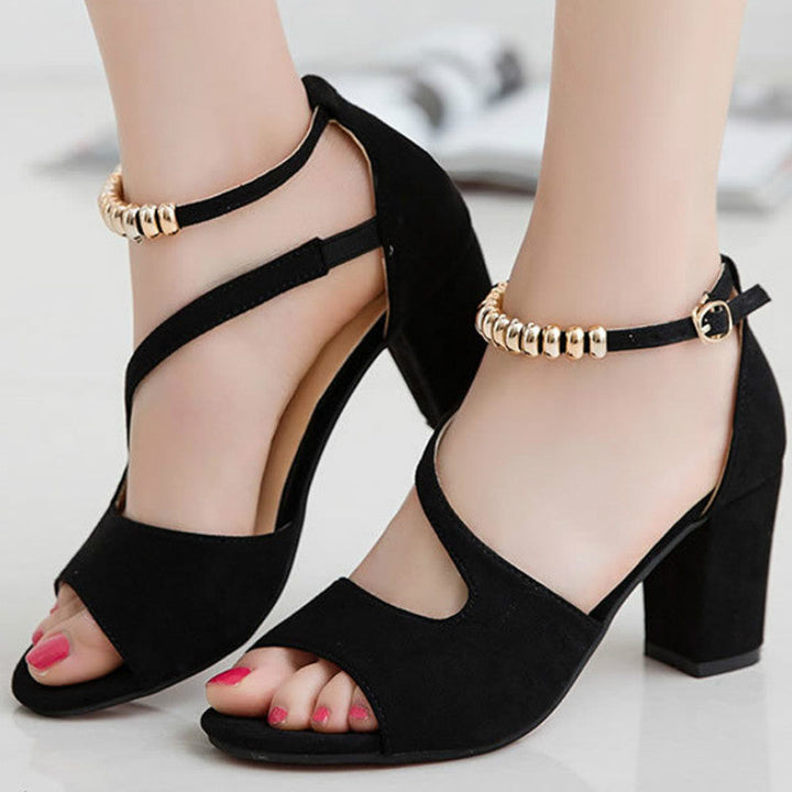 Evelyn sexy heels