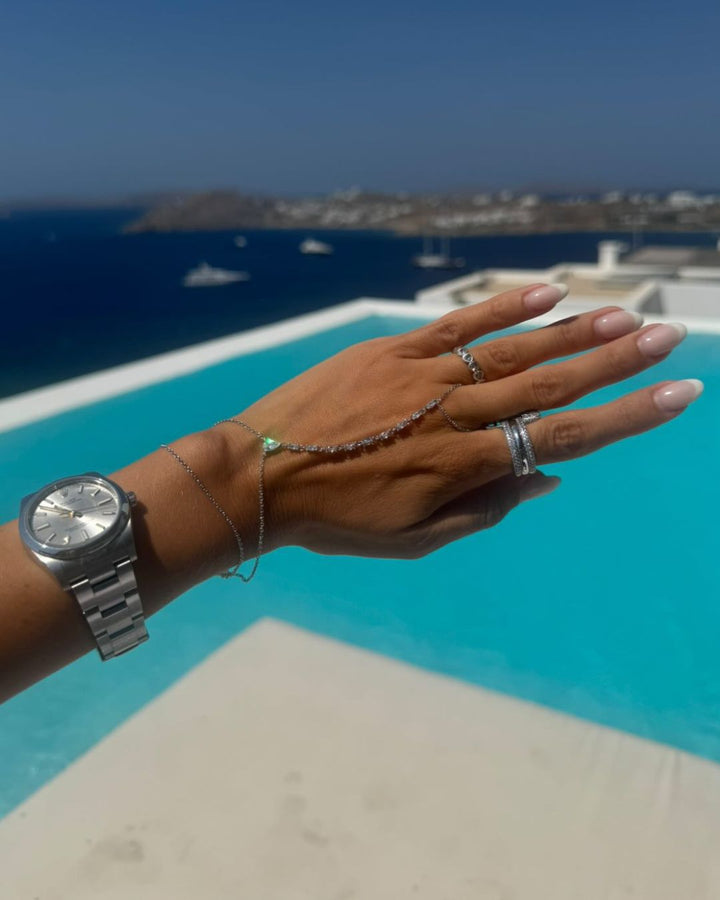 Millie hand chain silver